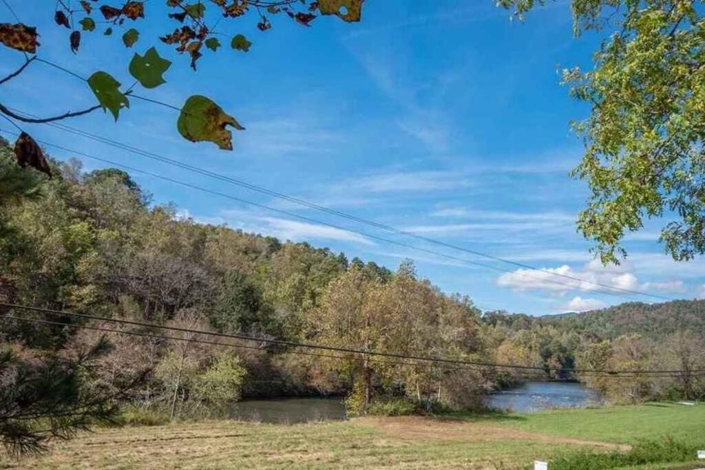 Riverside Relaxer W/Hot Tub+Fire Pit +Wifi & View Franklin Exteriér fotografie